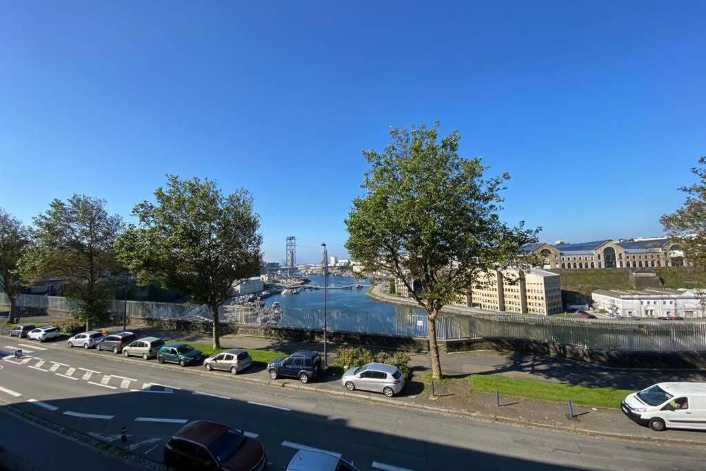 Milin : Appt 2 Ch Vue Sur Mer, Lumineux - Centre-Ville, Proche Facs, Telepherique Et Arsenal. Брест Екстериор снимка